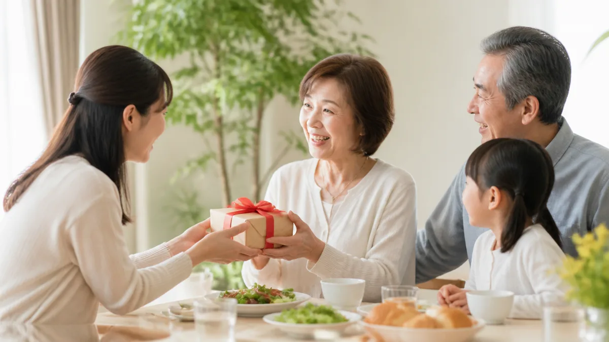 予算はいくらが目安？関係性別の相場と食事会とのバランスの解説画像